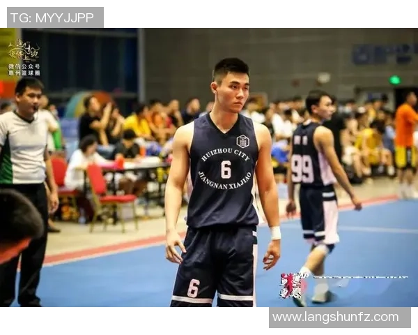 北京羽毛球队快攻战术解析与实战应用研究